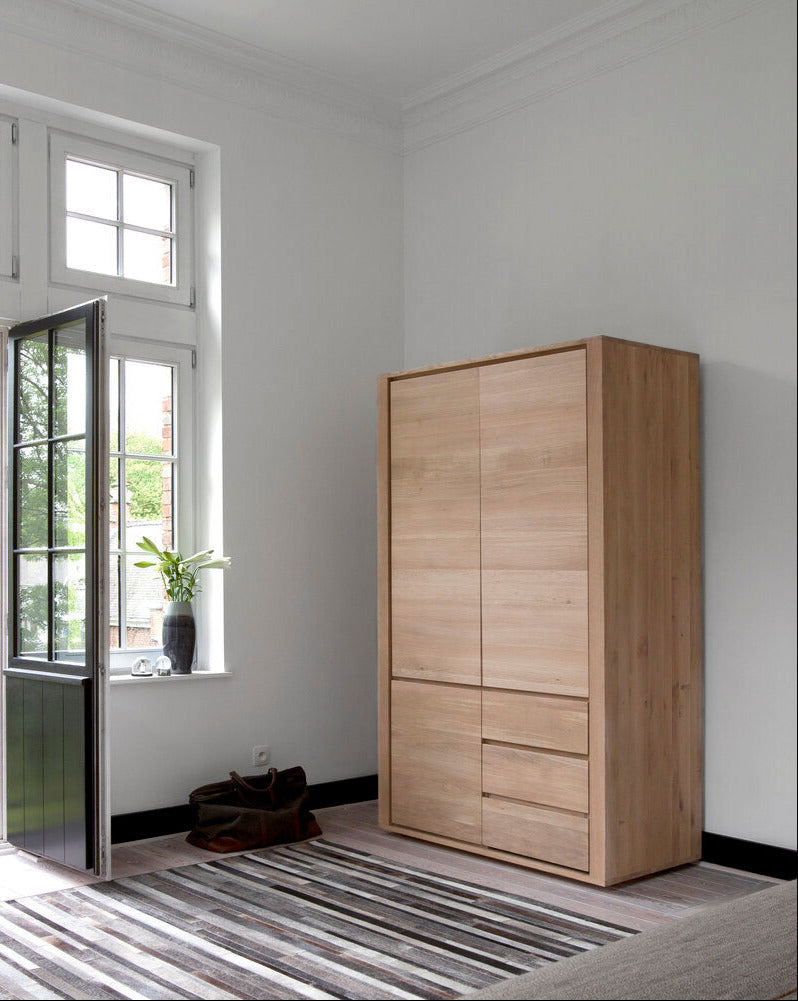 Ethnicraft Shadow Kleiderschrank