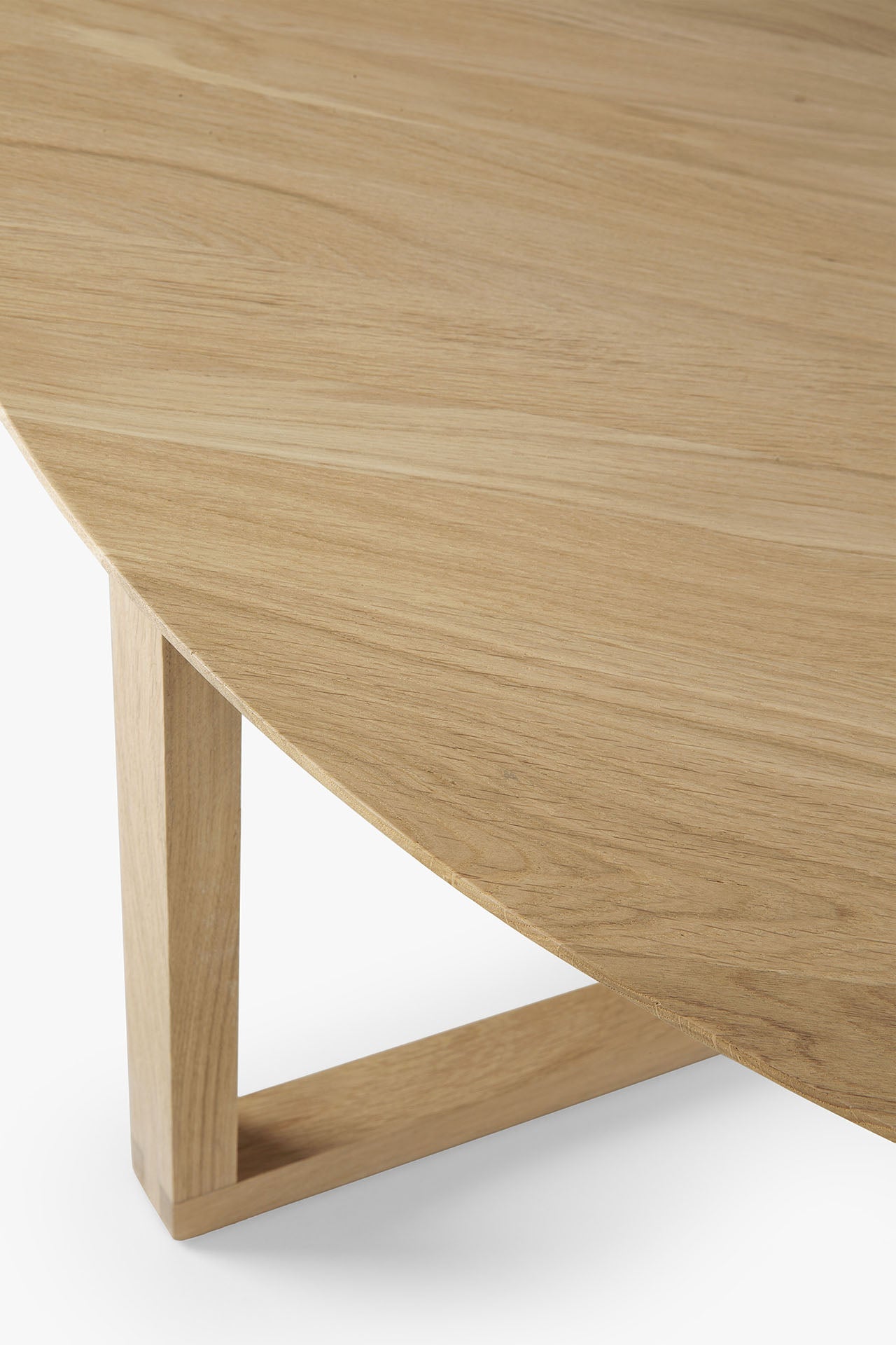 Ethnicraft Tripod Couchtisch