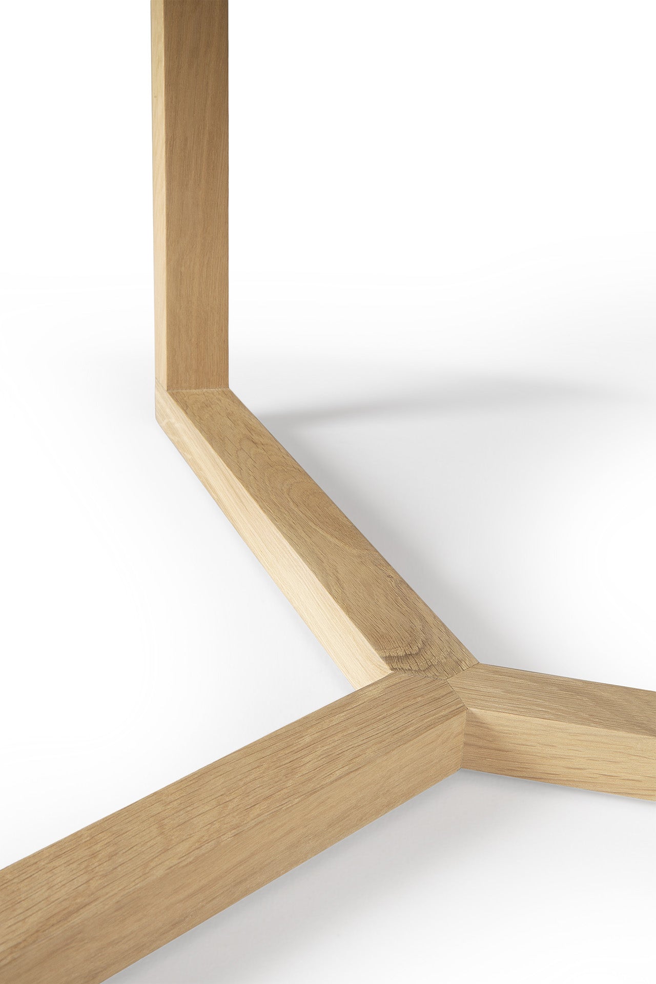 Ethnicraft Tripod Couchtisch
