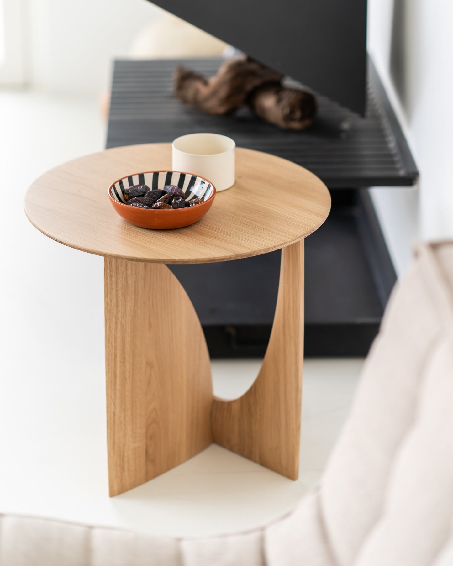 Ethnicraft Geometric Beistelltisch