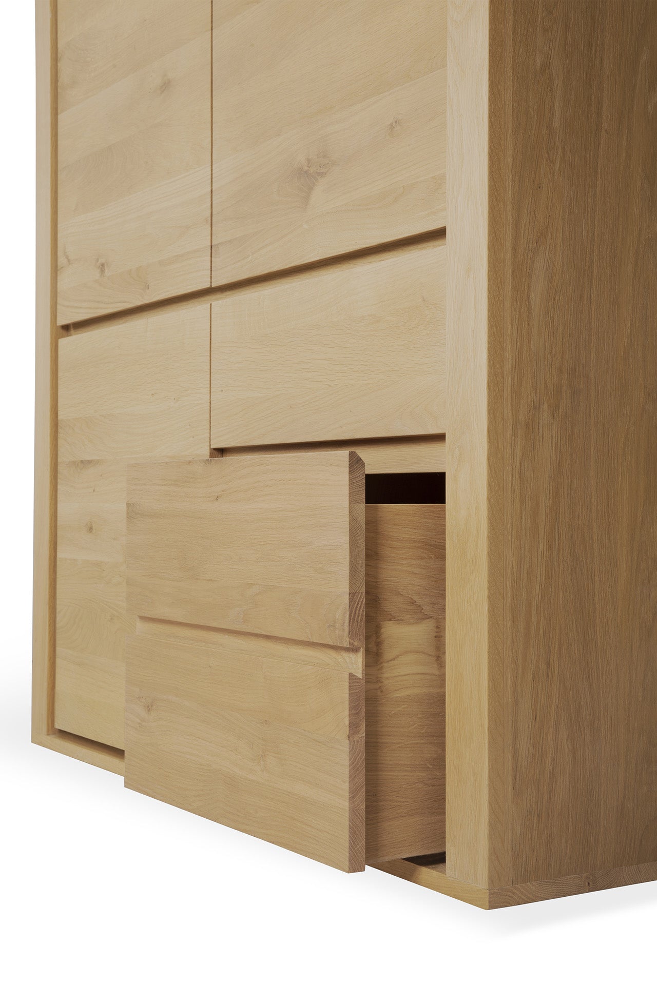 Ethnicraft Shadow Kleiderschrank
