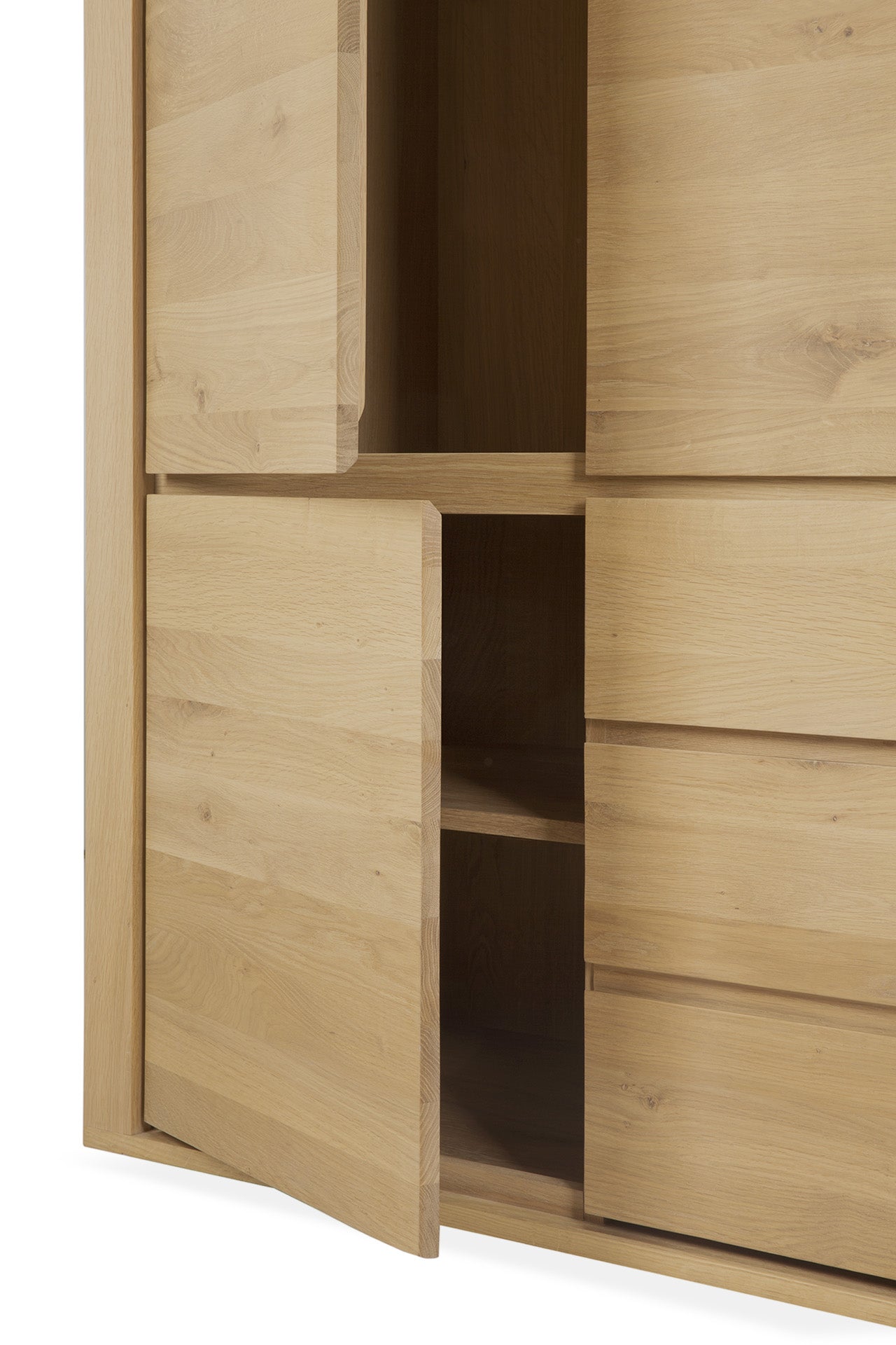 Ethnicraft Shadow Kleiderschrank