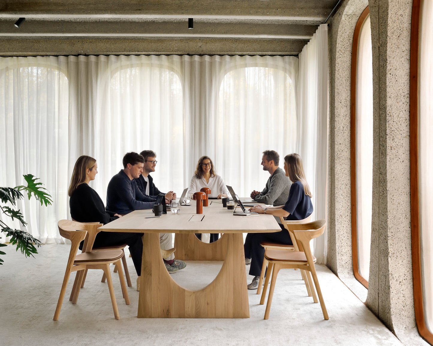 Ethnicraft Geometric Meetingtisch