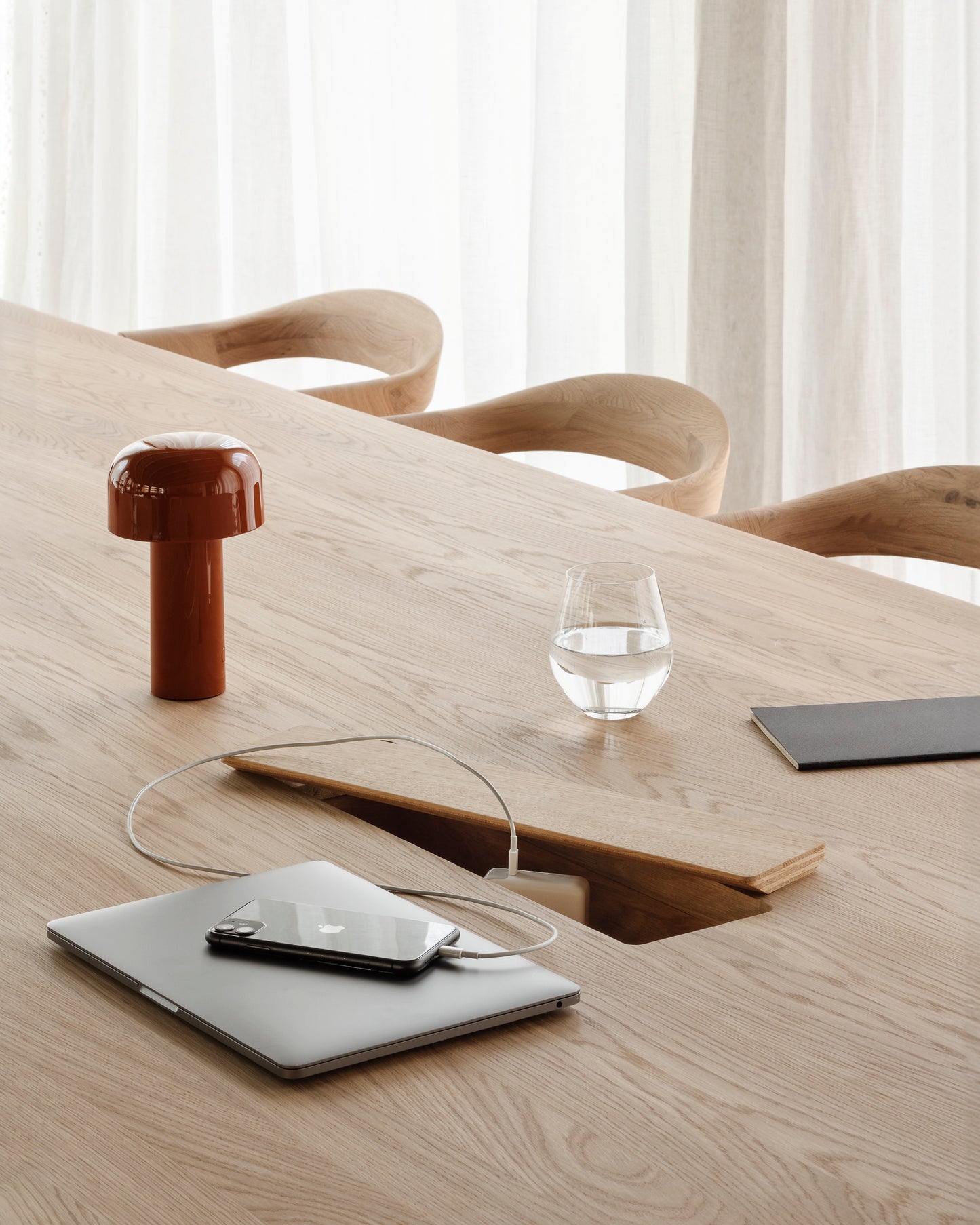 Ethnicraft Geometric Meetingtisch