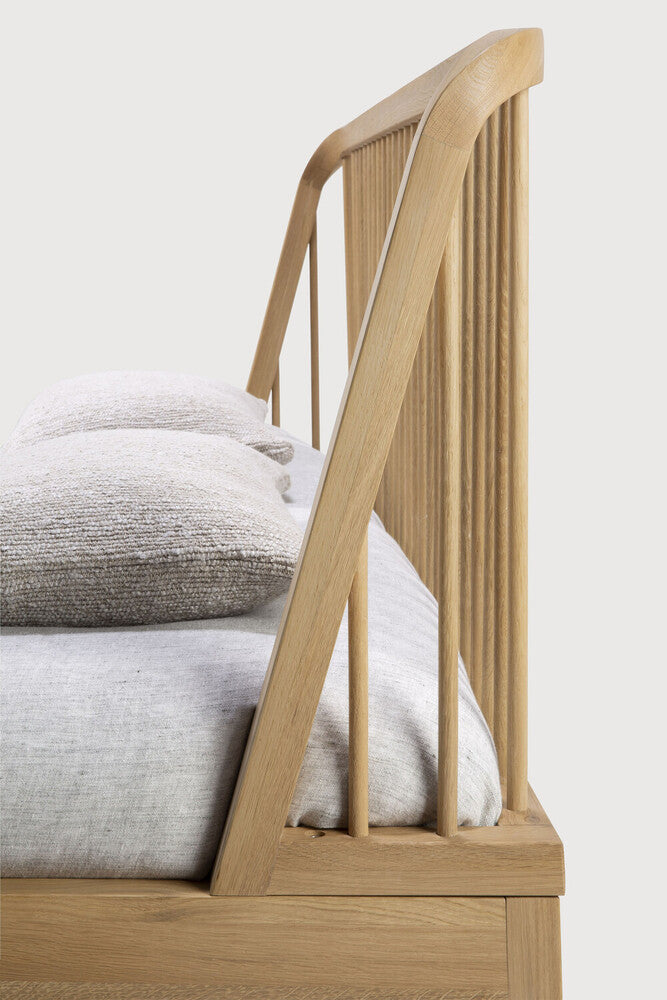 Ethnicraft Spindle Eiche Bett 160 cm - Vorführmodell