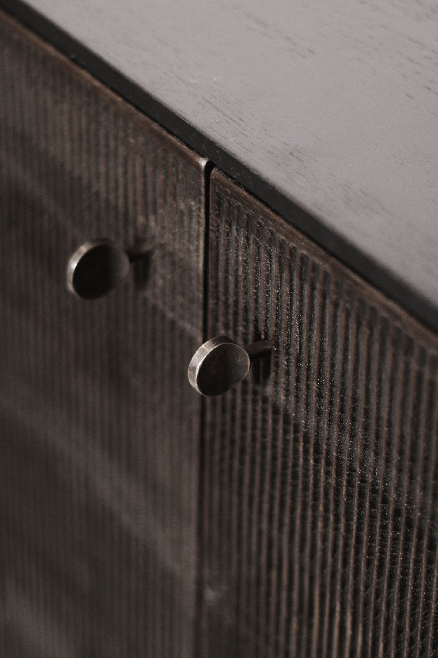 Ethnicraft Grooves Schrank