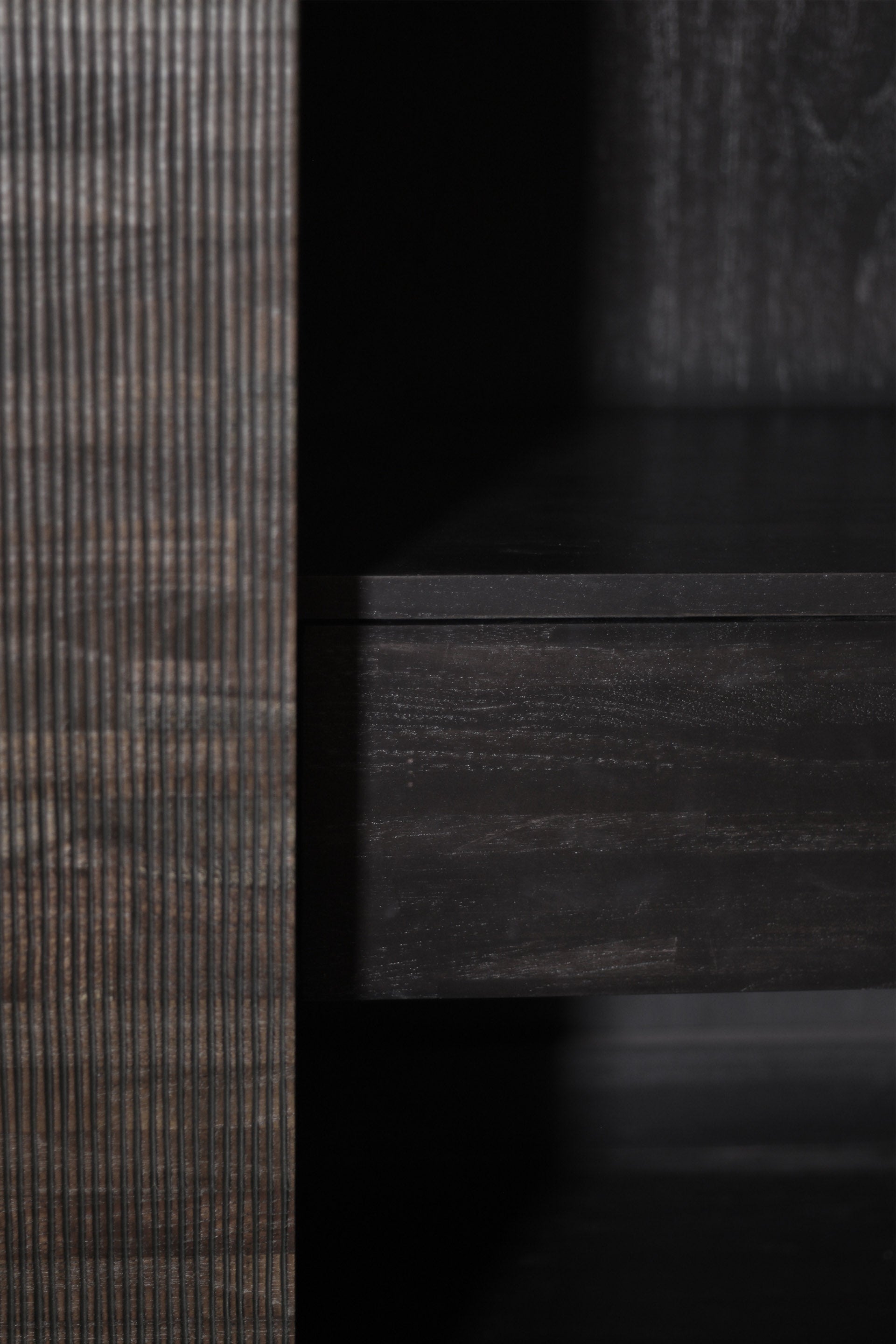 Ethnicraft Grooves Schrank