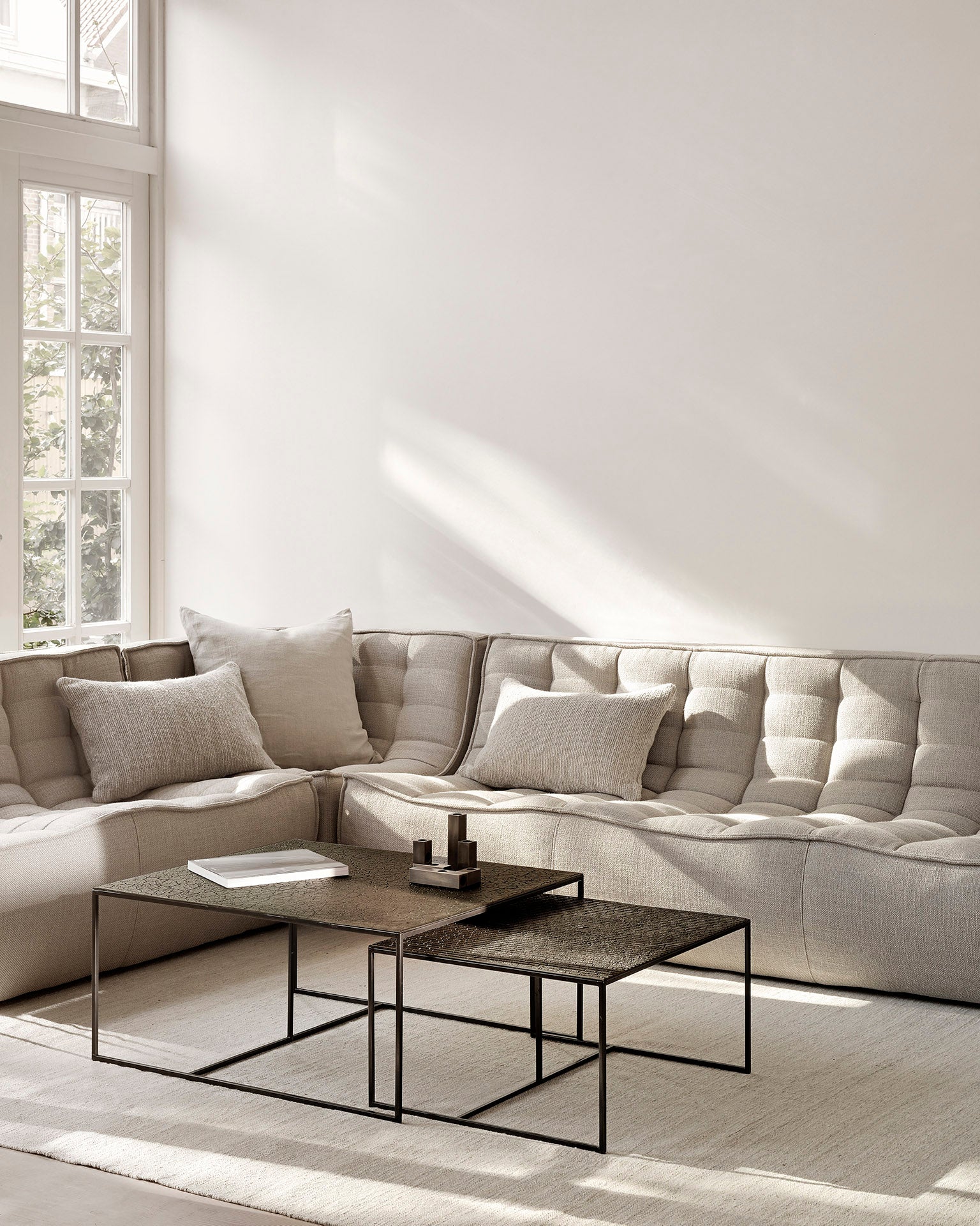 Ethnicraft Pentagon Couchtisch