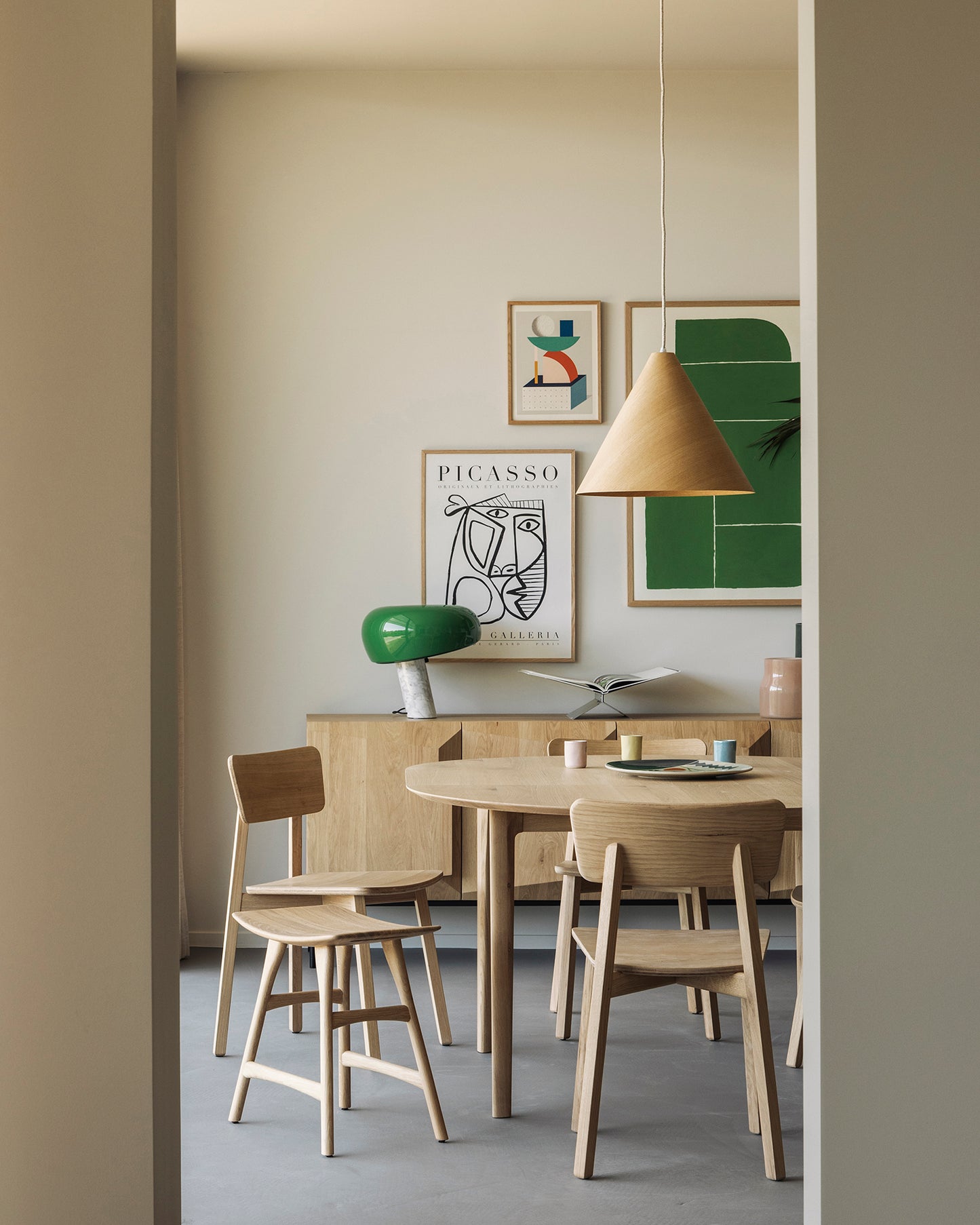 Ethnicraft Bok Eiche ausziehbarer Indoor Tisch Rund