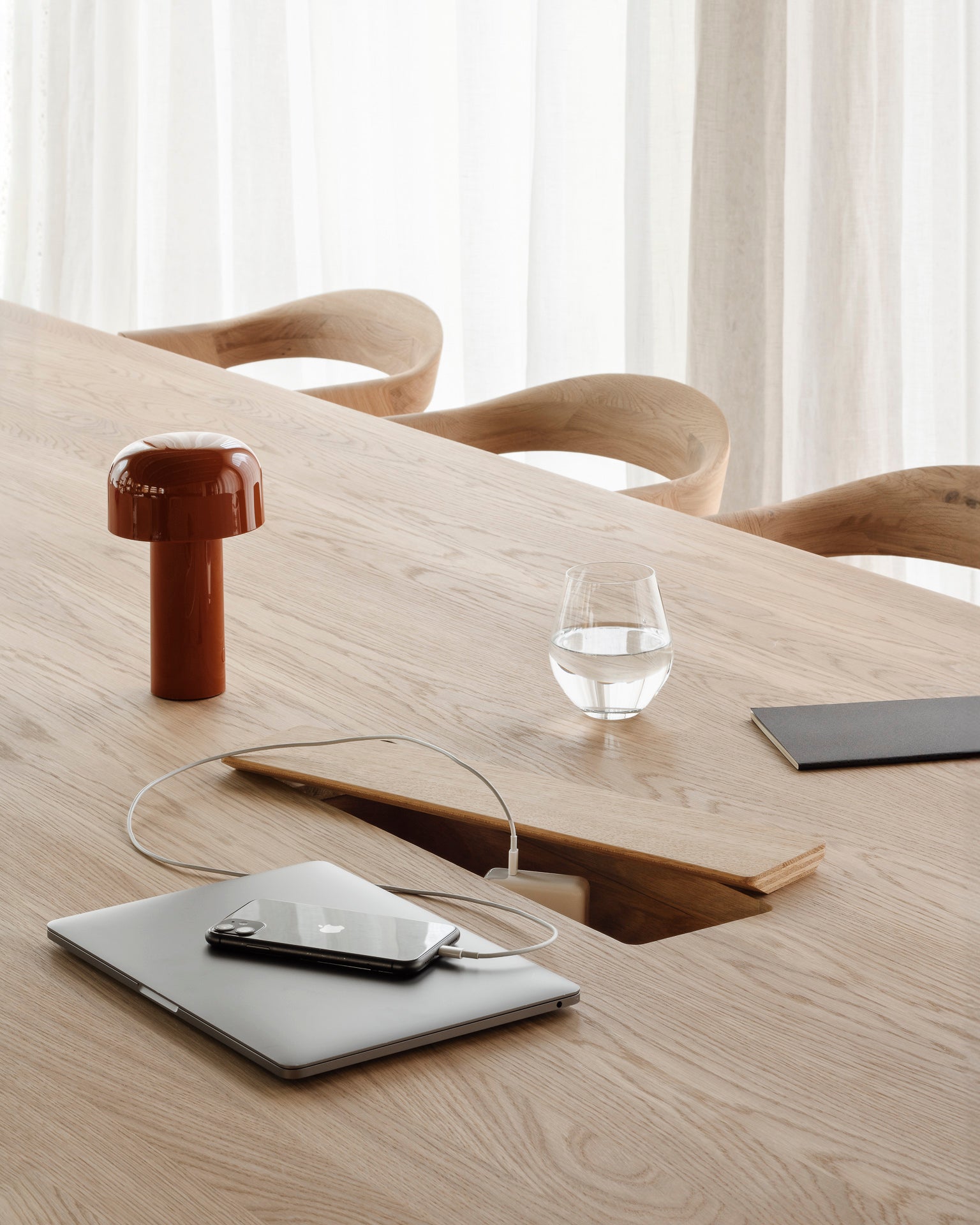 Ethnicraft Geometric Meetingtisch