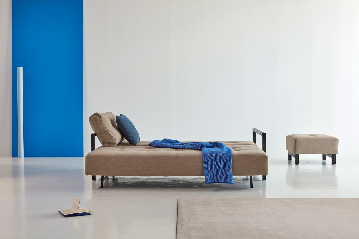 Innovation Bifrost Sofa mit Armlehnen