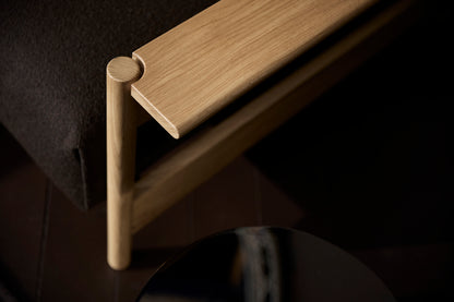 Innovation Malloy Wood Sofa mit Armlehnen
