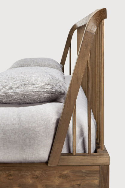 Ethnicraft Spindle Teak Bett
