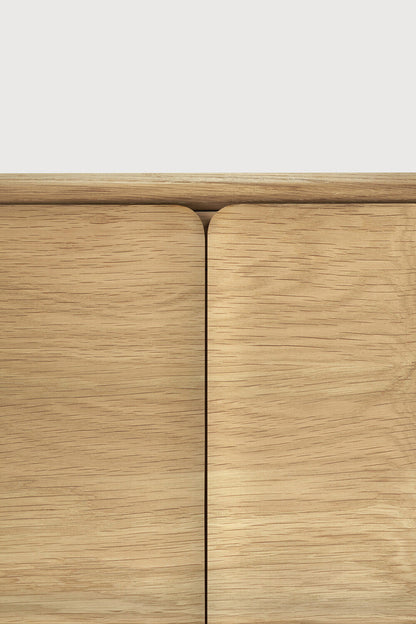 Ethnicraft PI Eiche Schrank